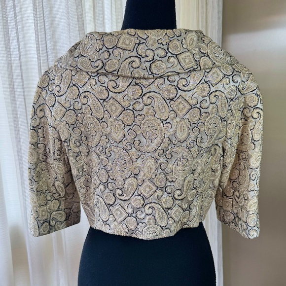 Vintage 1950s lame bolero, gold black cream brocade paisley, short jacket, 4 (S) - Picture 7 of 13